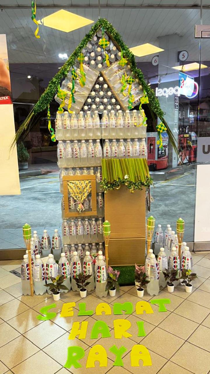 100Plus Display Contest- Pen Gemilang