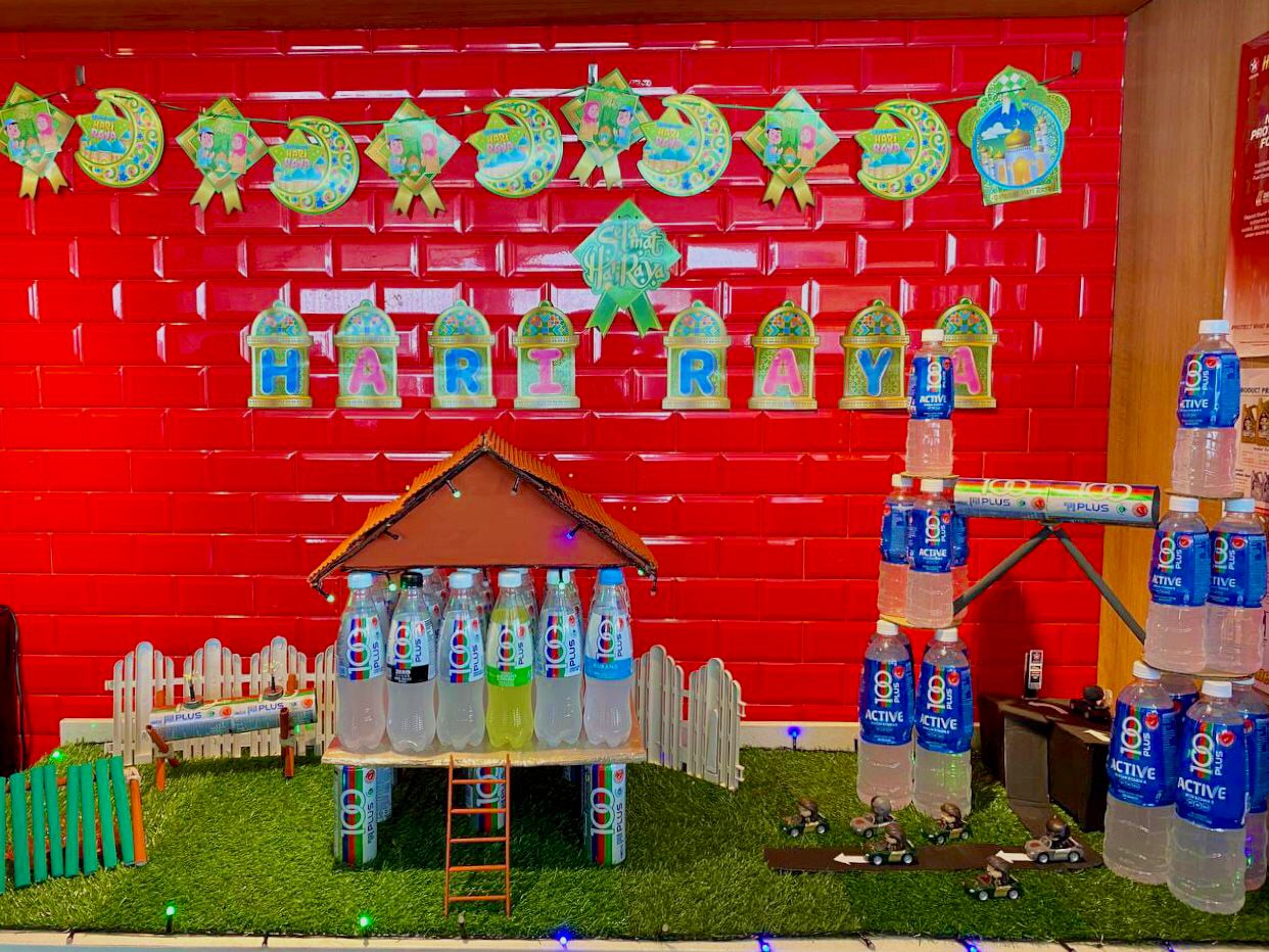 100Plus Display Contest- Teik Sang